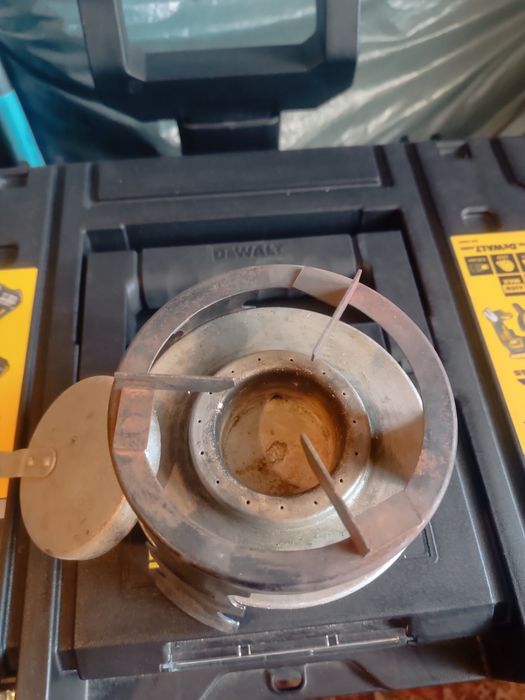 Стар спиртник. От алуминий със стойка.