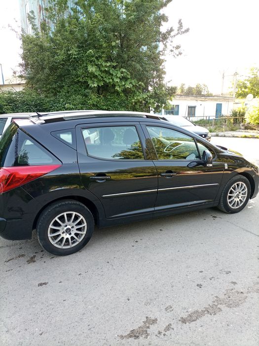 Peugeot 207 benzina 14 euro 5