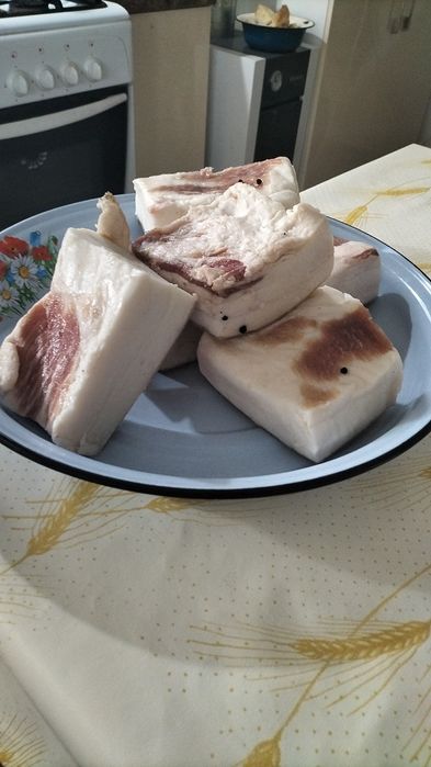 Сало домашнее соленое с приправами