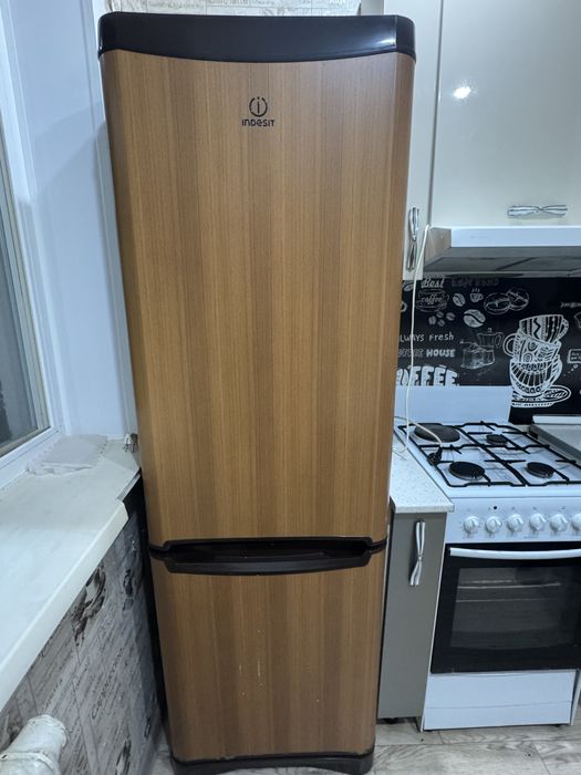 Продам холодильник