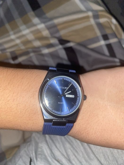 Продам часы MSTIANQ