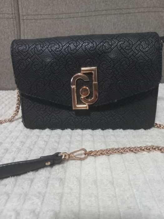 Дамска чанта Lio Jo и дамска раница River Island