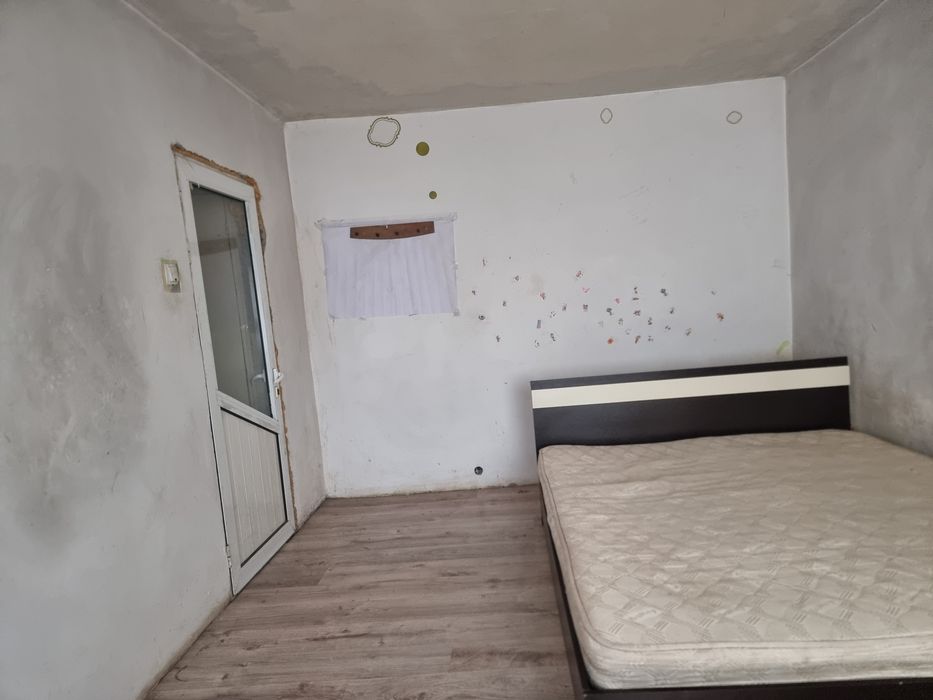 Închiriez Garsonieră