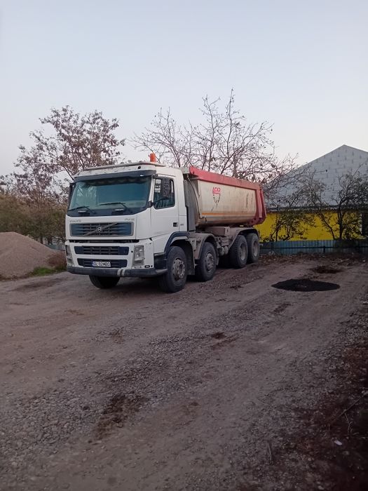 Vind Autobasculanta Volvo 460  8x4