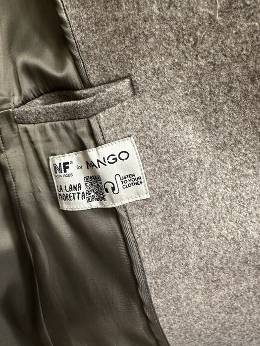 Пальто бренда Mango