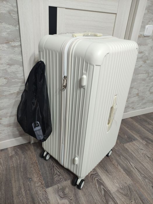 Чемодан, слоновая кость, новый