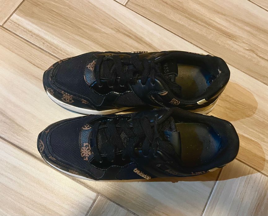 Маратонки/Сникърси Guess