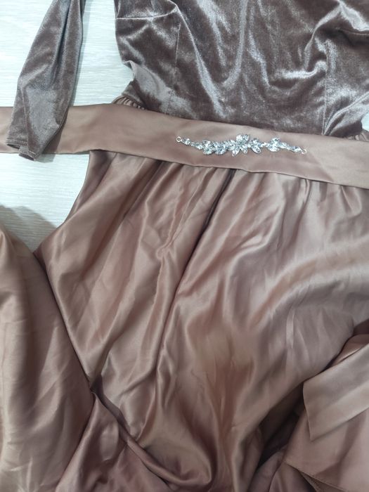 Длинное вечернее платье