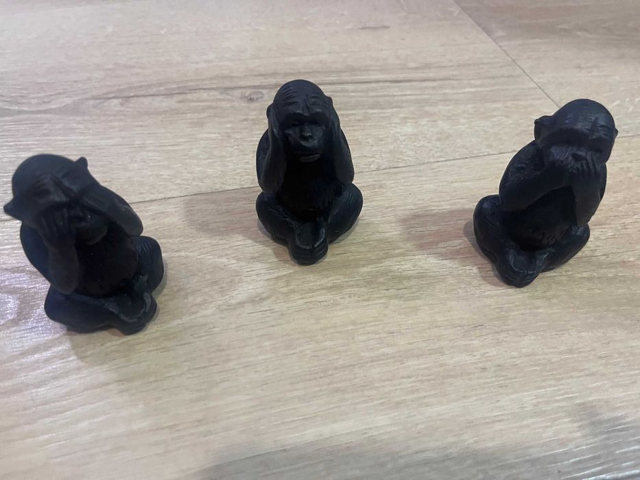 Statuete animale din lemn