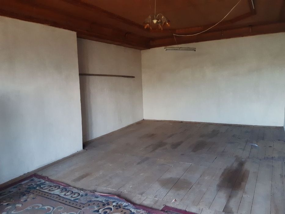 Ижарага участка берилади  катта  кани ховли 400& лубойга 4 хона