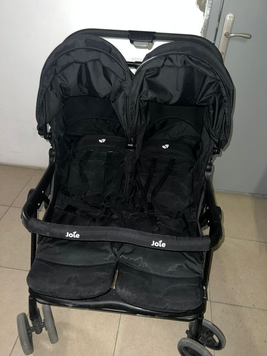 Детская коляска для двоих