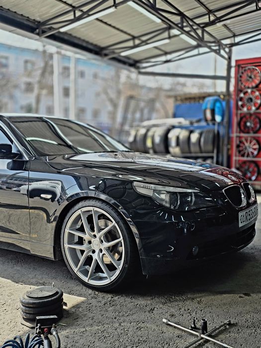 Bmw e60 525i Машина полностью облужиная  краска 100% чистая