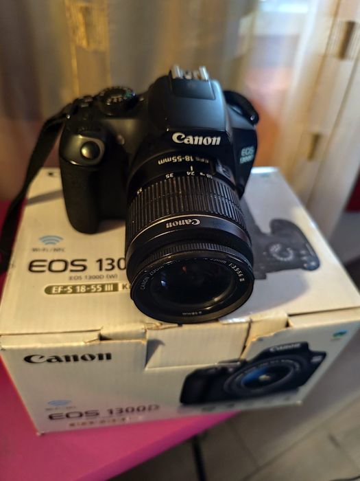 Aparat foto Canon 1300D