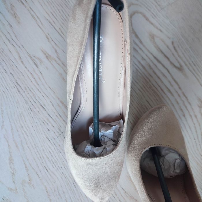 Бежови обувки на висок ток, 38 размер