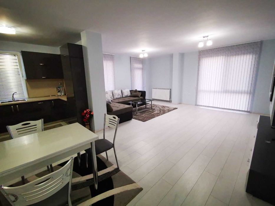 Дава се под наем Двустаен апартамент в Пловдив, Гагарин - 117 кв.м за 348.84 € - Снимка #1