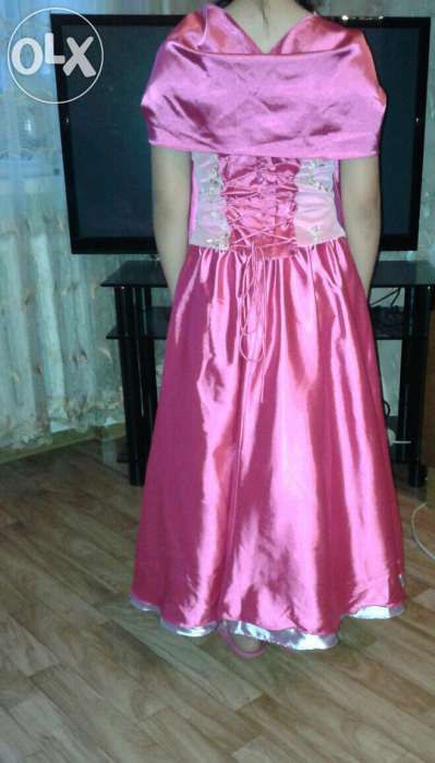 Продаю платье в хорошом состоянии.