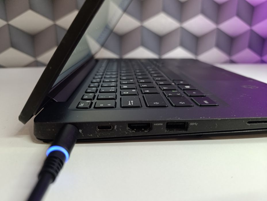 Laptop Dell 7400 Intel i5 8365u perfect funcțional