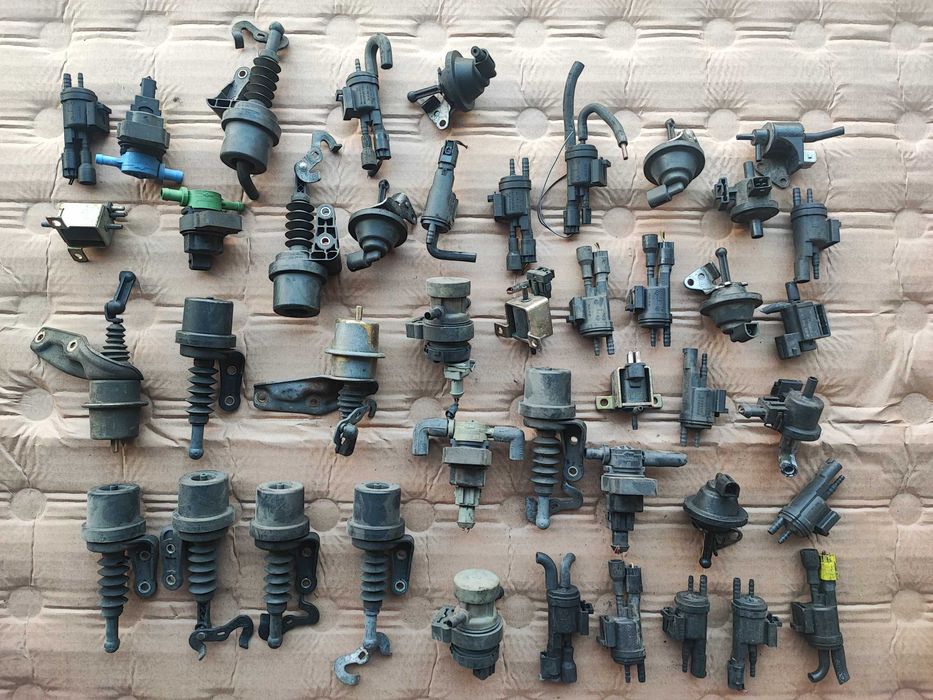 Вакууми, вакуум клапани и вакуум за централно и седалки от Мерцедес