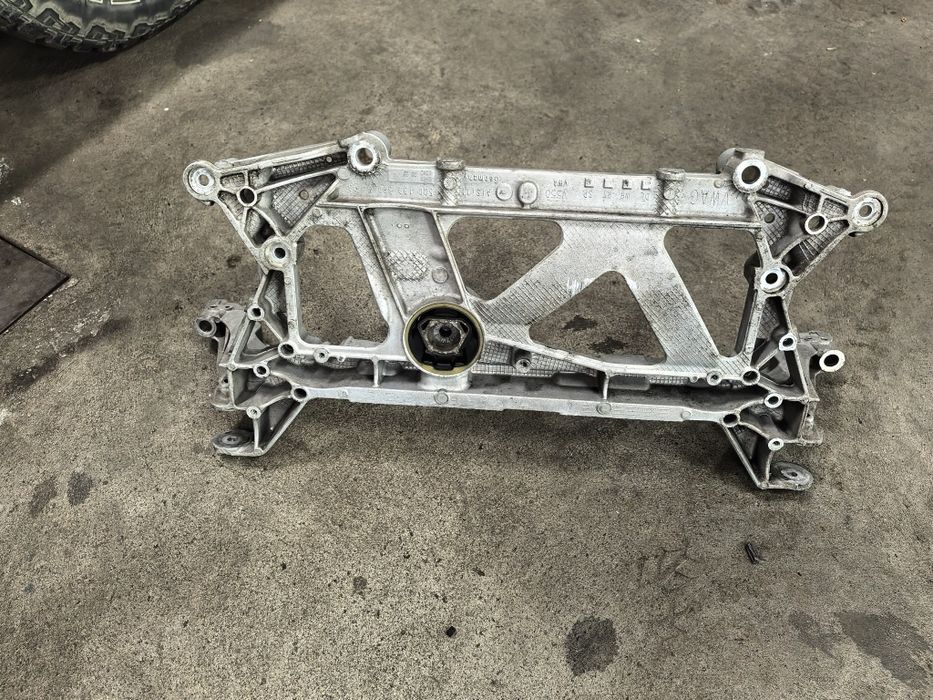 Преден мост за audi Q3 2.0tdi