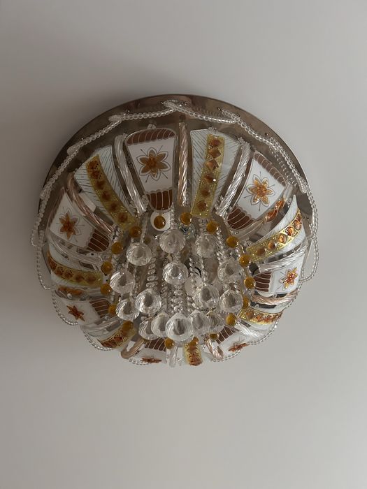 Продам люстру с блетузом