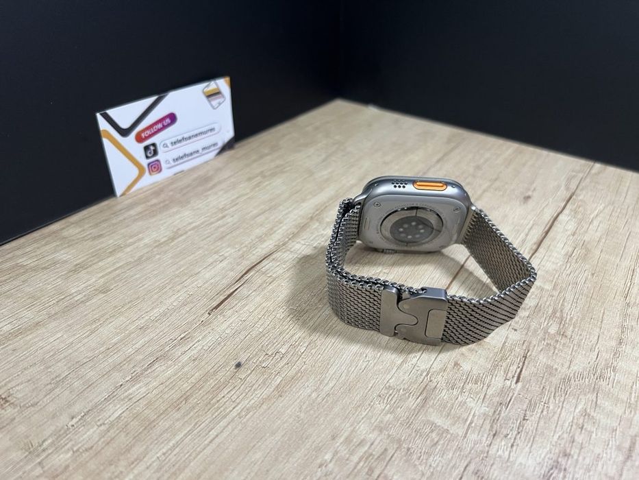 Apple Watch Ultra 2 49mm Natural Titanium Milanese Loop Second-Hand Fo