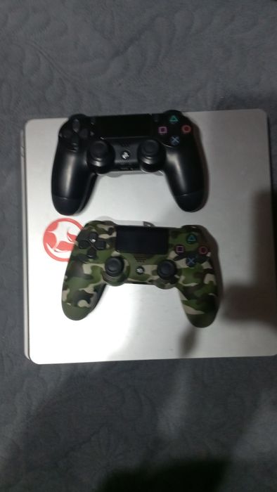 Vând sau schimb cu diverse ps4 slim!