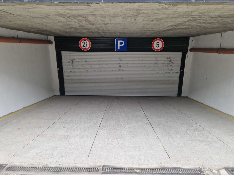 Дава се под наем Гараж / Паркомясто в София, Люлин 2 - 13 кв.м за 76.5 € - Снимка #2