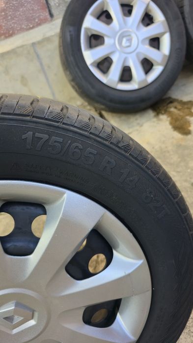 4 jante Renaul Symbol+CauciucuriContinetal  de vara+ jante tabla  in 4 prezoane175/65 R14 82 T