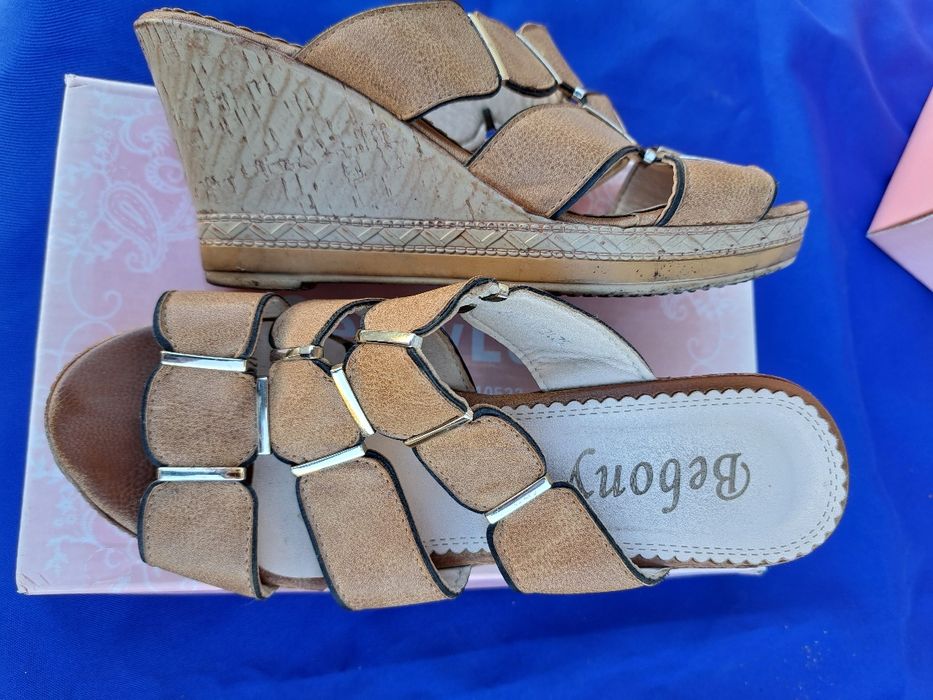 Босоножки 38размера