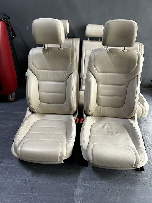 Interior piele electric , scaune față si banchete spate  Volkswagen Touareg 7P