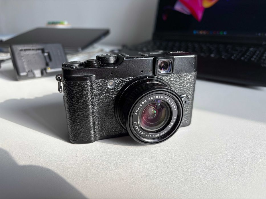 Фотоаппарат Fujifilm X10
