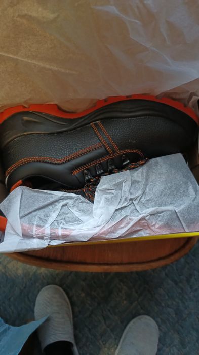 Работни обувки pall star 42 номер цена 15 eur