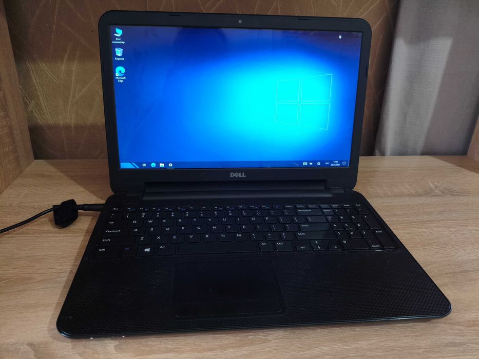 Ноутбук DELL Inspiron 3537 i5-4200U 2.3 ГГц, ОЗУ 6 ГБ, AMD HD8600M