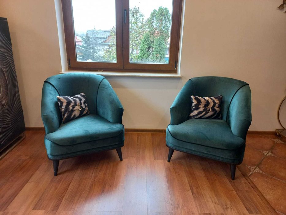 Set 2 fotolii tapitate catifea verde smarald Chesterfield, stare noua