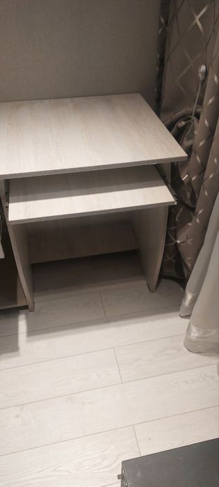 Продается компьютерный стол