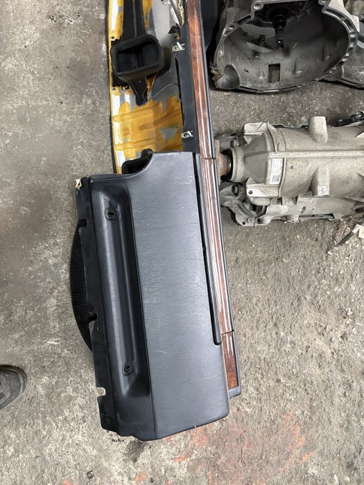 Mercedes w124 Арматурно Табло