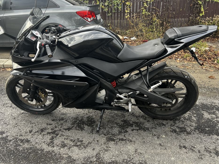 Yamaha yzf r125