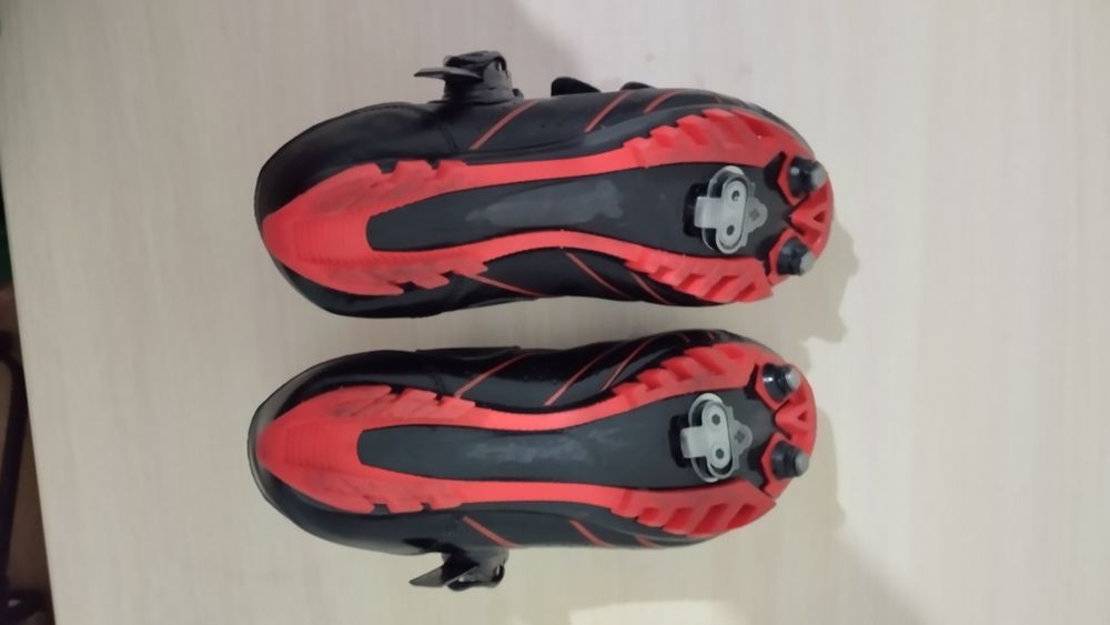 Вело туфли на контактные педали