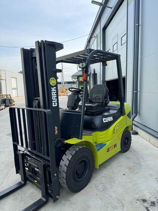 Stivuitor NOU CLARK GTS25 2,5t Diesel GPL Garantie 5 ani din STOC