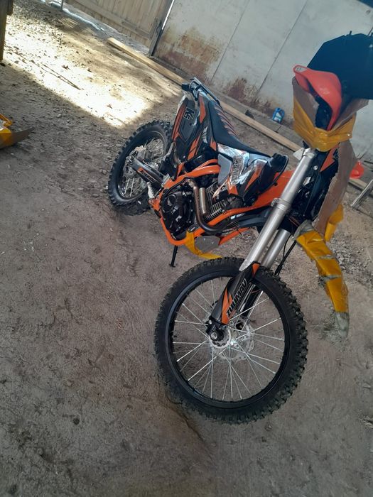 Regulmoto Athlete PR300. 
Класс: Эндуро.