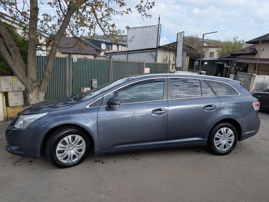 Toyota Avensis 2010 | Automată | 1.8 benzină | 140 CP | 217.971