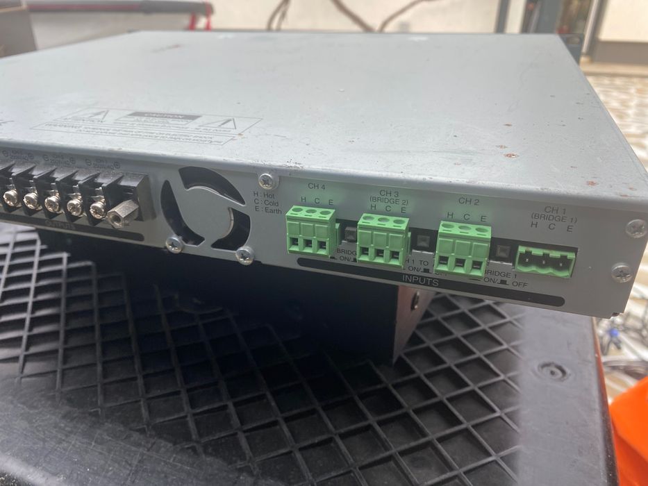 Vând amplificator toa a1706/da 250f unitate centrală ts770