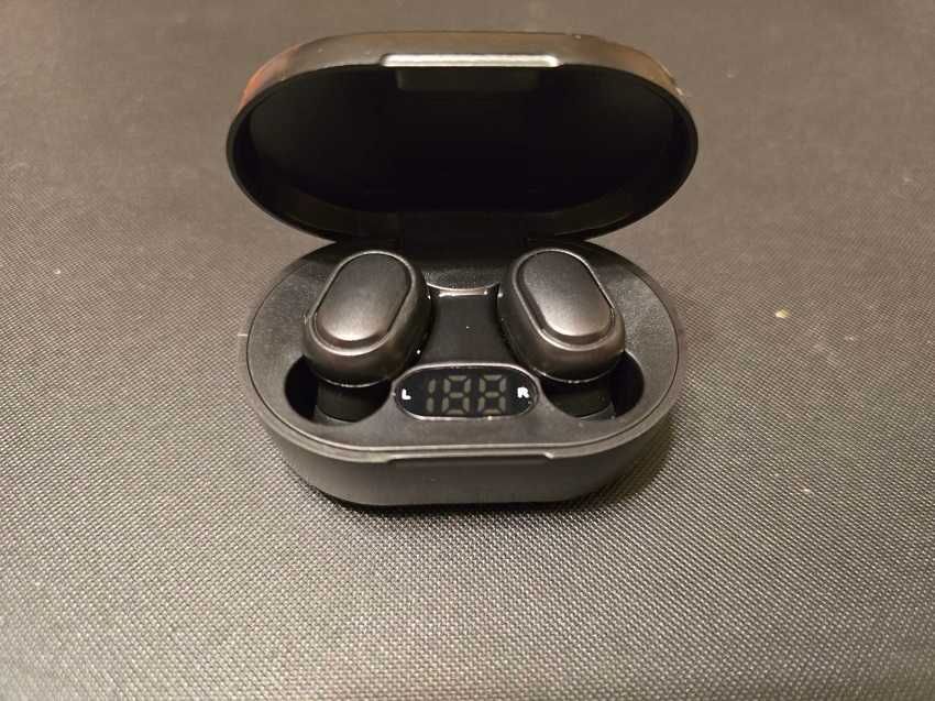 ЛОТ Безжични Bluetooth слушалки LED + Геймърски пад за мишка Fury L