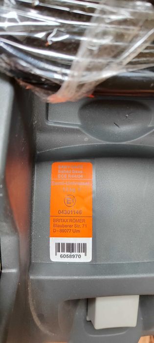 Britax Romer 0+ детско столче c поставка