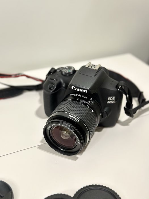 фотоаппарат Canon EOS 2000D EF-S 18-55 mm