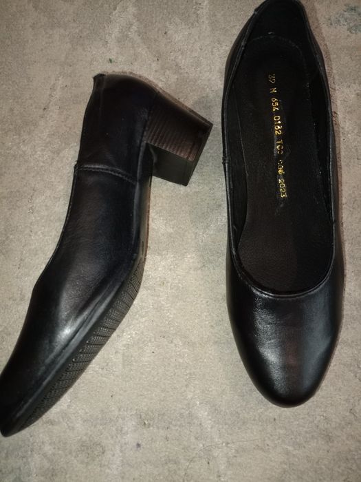 Продам обувь женскую