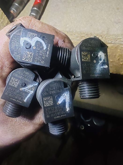 Injector Mercedes w204 2.2d 300lei buc