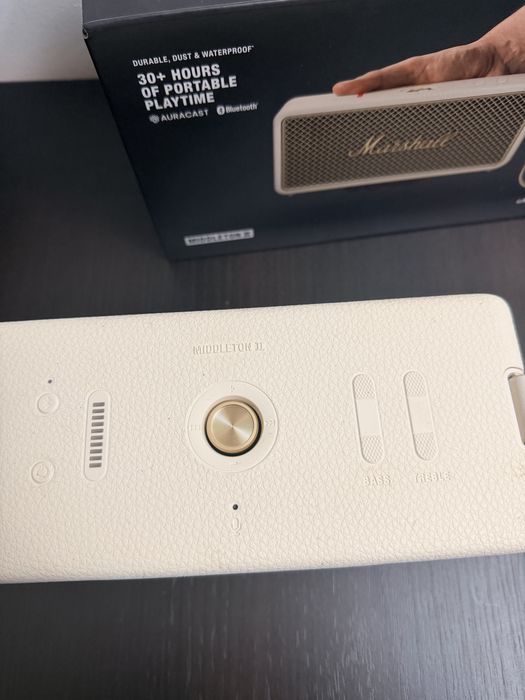 Marshall Middleton 2 cream