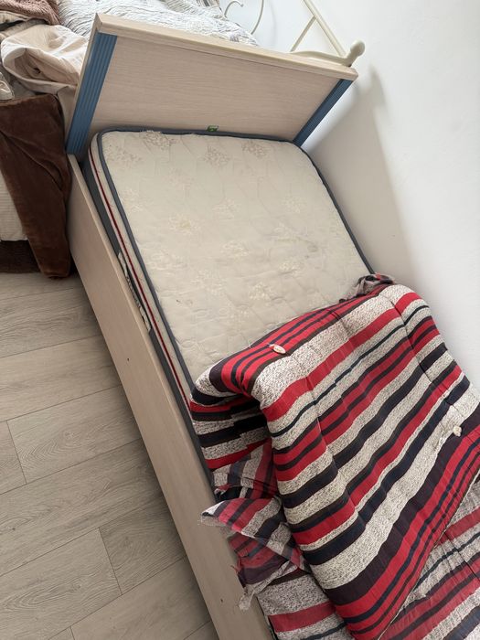 Продам кровать новый