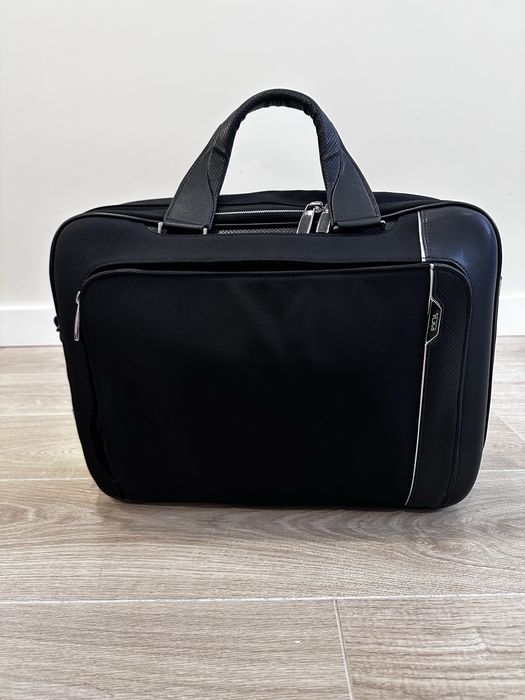 Продам деловой портфель